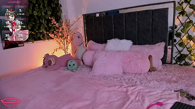 Yumeku 04  online show from 10.31.25