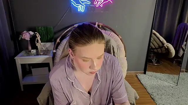 Snapshot of Jes_Solar chatting on 07.21.26 Jes Solar online show from 07.21.26