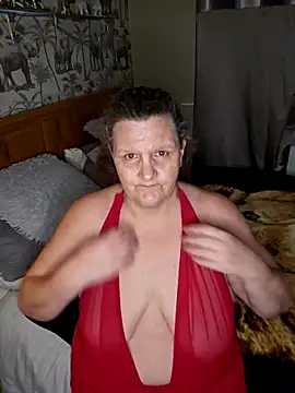 MissQueenBeex online show from 03.13.26