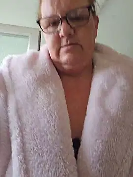 MissQueenBeex online show from 06.05.26