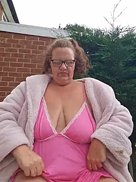 MissQueenBeex online show from 06.15.26
