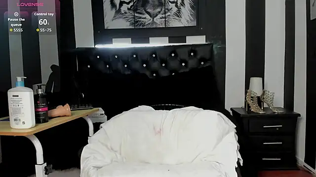 dirtyplayluna online show from 09.25.25