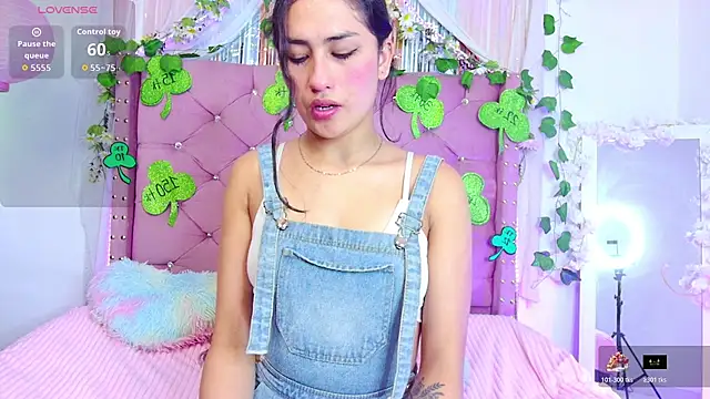 Snapshot of kity_x chatting on 03.17.26 kity x online show from 03.17.26