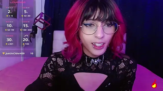 goth minerva online show from 10.21.25