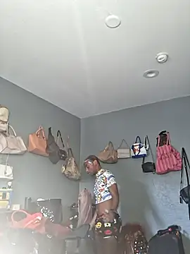 ItsBarbieBitcxxxx69 online show from 11.11.25