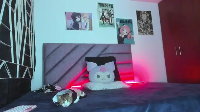 KARINNA  RAVEN online show from 12.04.25