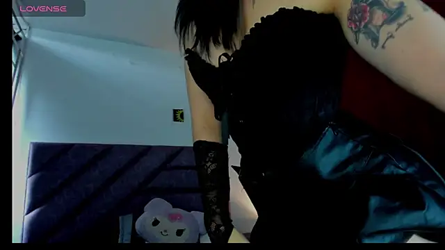 KARINNA  RAVEN online show from 05.28.26