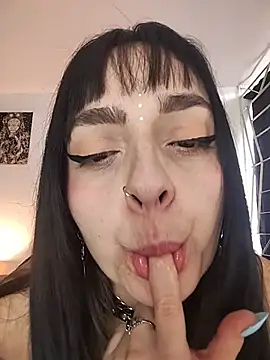 KARINNA  RAVEN online show from 05.29.26