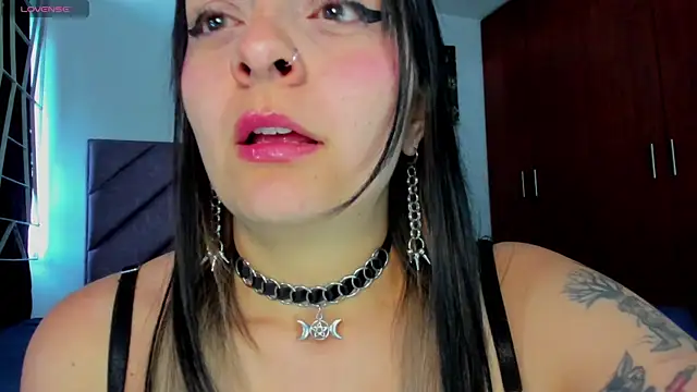KARINNA  RAVEN online show from 07.24.26