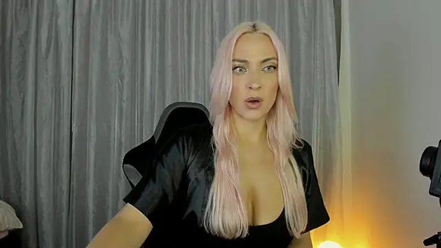  Miss Valentina  online show from 04.22.26