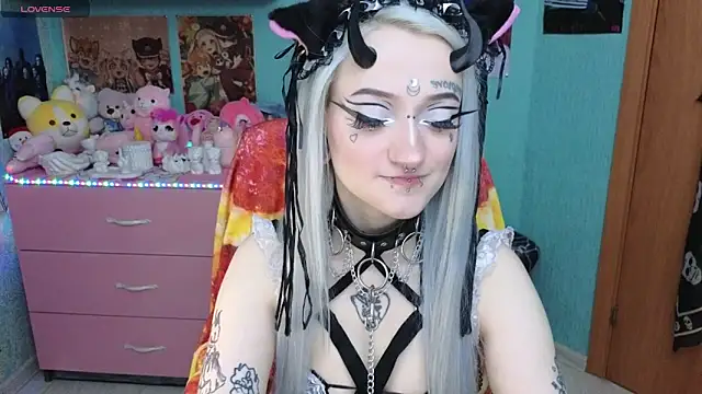 Snapshot of Manuela_unicorn chatting on 04.14.26 Manuela unicorn online show from 04.14.26
