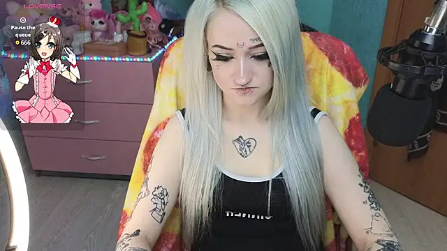 Snapshot of Manuela_unicorn chatting on 04.21.26 Manuela unicorn online show from 04.21.26