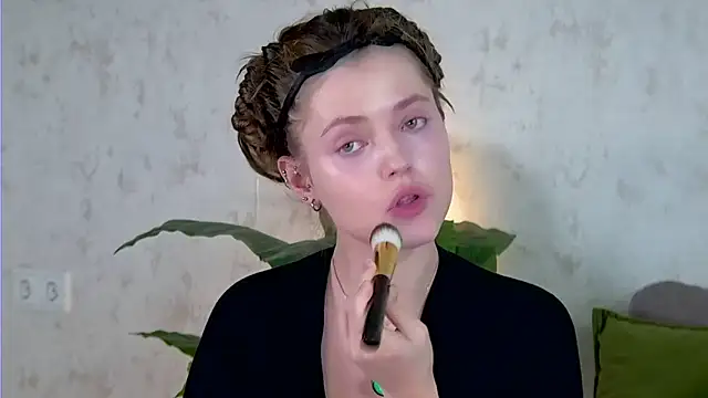 AshleyD  online show from 09.28.25