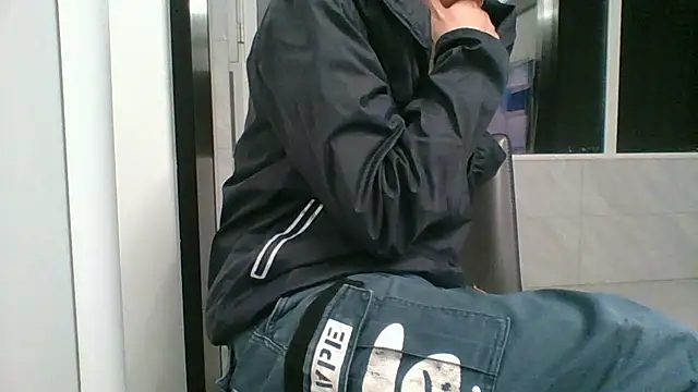 Snapshot of nole_china7 chatting on 10.23.25 nole china7 online show from 10.23.25