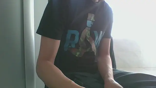 Snapshot of nole_china7 chatting on 12.20.25 nole china7 online show from 12.20.25