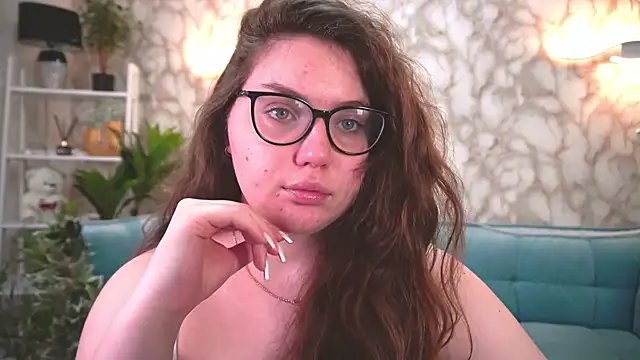 LuxSopphia online show from 11.25.25