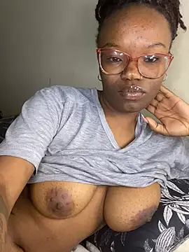 Snapshot of YummyMelanin117 chatting on 01.16.26 YummyMelanin117 online show from 01.16.26