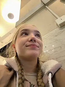 bambi lu online show from 11.08.25