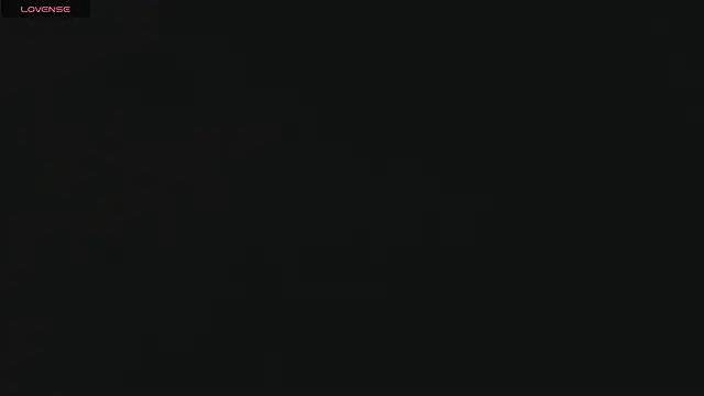 Snapshot of samxx_muscle chatting on 12.04.25 samxx muscle online show from 12.04.25