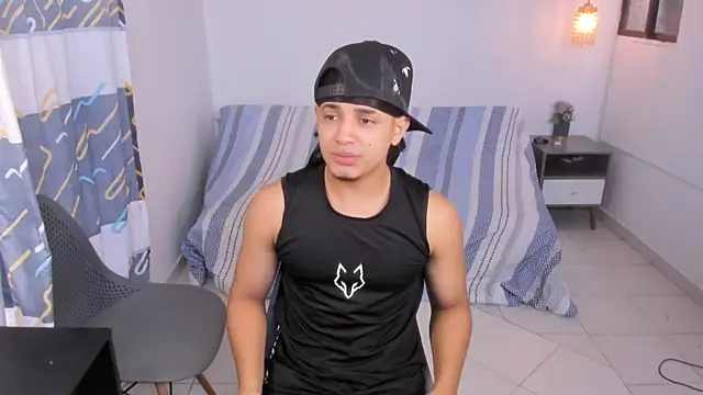Snapshot of samxx_muscle chatting on 07.06.26 samxx muscle online show from 07.06.26