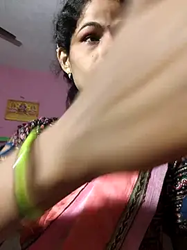 Snapshot of Eshna_Dabral chatting on 09.16.25 Eshna Dabral online show from 09.16.25