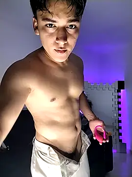 Snapshot of THE_LITTLE_LIAM chatting on 10.08.25 THE LITTLE LIAM online show from 10.08.25