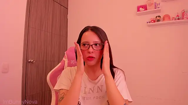 Snapshot of ImBunnyNova chatting on 05.29.26 ImBunnyNova online show from 05.29.26