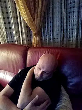 Alexis Bull online show from 05.06.26