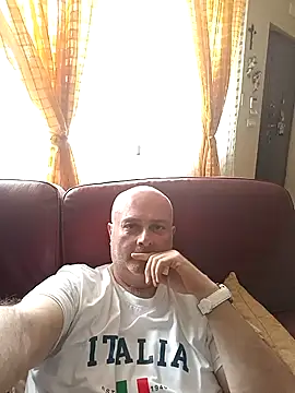Alexis Bull online show from 05.11.26