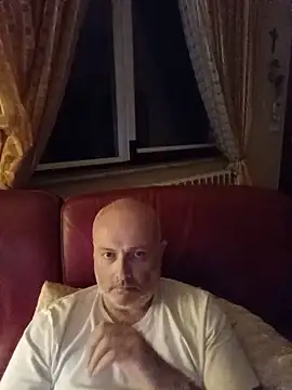 Alexis Bull online show from 05.11.26