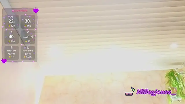 Snapshot of MilleyJones chatting on 06.10.26 MilleyJones online show from 06.10.26