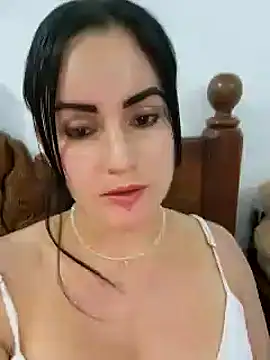 Snapshot of Saraslow chatting on 11.02.25 Saraslow online show from 11.02.25