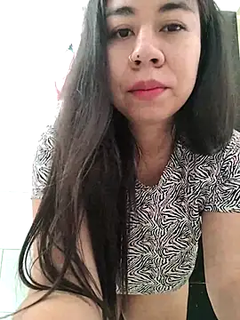 Snapshot of Yuli_Mars chatting on 11.16.25 Yuli Mars online show from 11.16.25