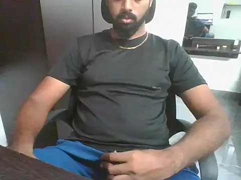 Snapshot of lovelyakash69 chatting on 09.15.25 lovelyakash69 online show from 09.15.25