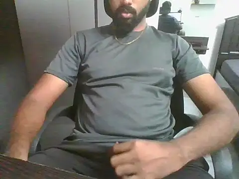 Snapshot of lovelyakash69 chatting on 10.14.25 lovelyakash69 online show from 10.14.25