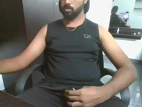 Snapshot of lovelyakash69 chatting on 10.20.25 lovelyakash69 online show from 10.20.25