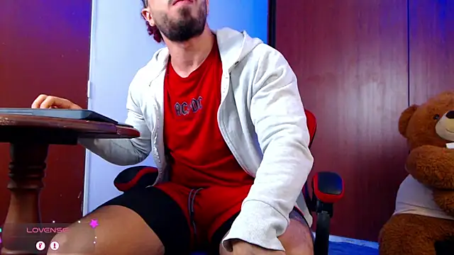 Snapshot of pirata_fitness chatting on 10.02.25 pirata fitness online show from 10.02.25