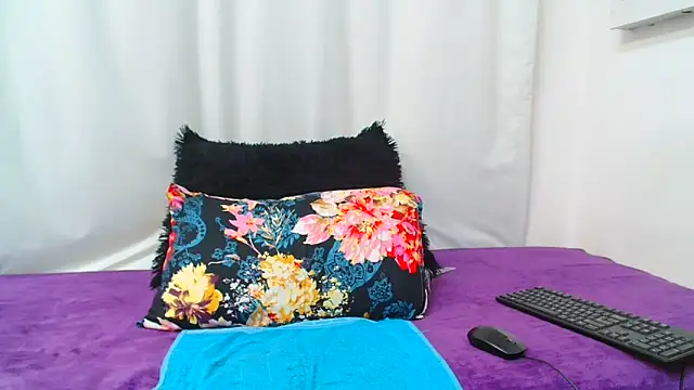 SMALLBOOBSXX online show from 10.07.25