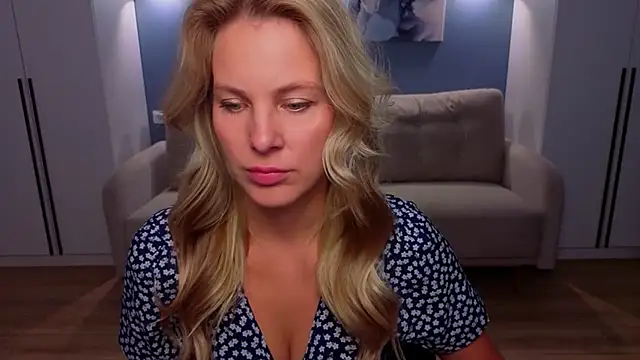 MelanieBennett online show from 06.25.26