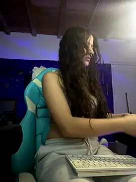 Snapshot of venusgh_ chatting on 10.10.25 venusgh  online show from 10.10.25