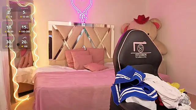 kissy tay online show from 10.16.25