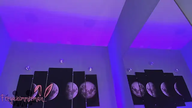 Snapshot of FreyaZimmerman_ chatting on 09.28.25 FreyaZimmerman online show from 09.28.25