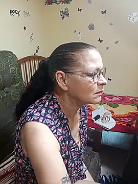 Snapshot of katrina_perez chatting on 09.16.25 katrina perez online show from 09.16.25