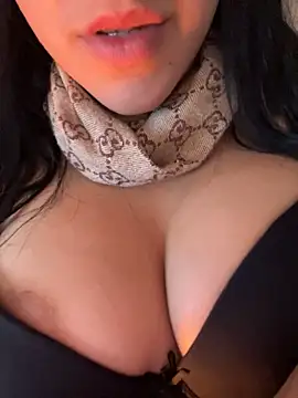 Snapshot of QueenLujaine chatting on 02.15.26 QueenLujaine online show from 02.15.26