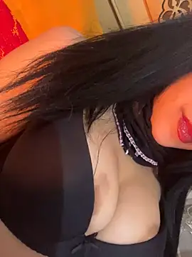 Snapshot of QueenLujaine chatting on 04.18.26 QueenLujaine online show from 04.18.26