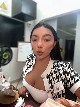 Snapshot of ImAshley1 chatting on 09.20.25 ImAshley1 online show from 09.20.25