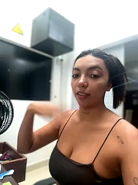 Snapshot of ImAshley1 chatting on 10.21.25 ImAshley1 online show from 10.21.25