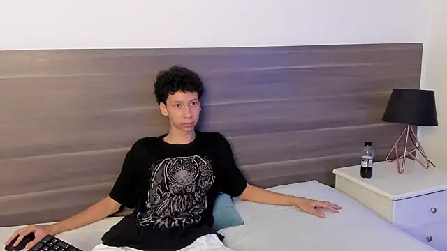 Andrew Thompson333 online show from 03.21.25