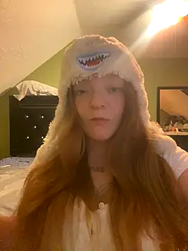 Snapshot of bankruptbabe chatting on 09.17.25 bankruptbabe online show from 09.17.25