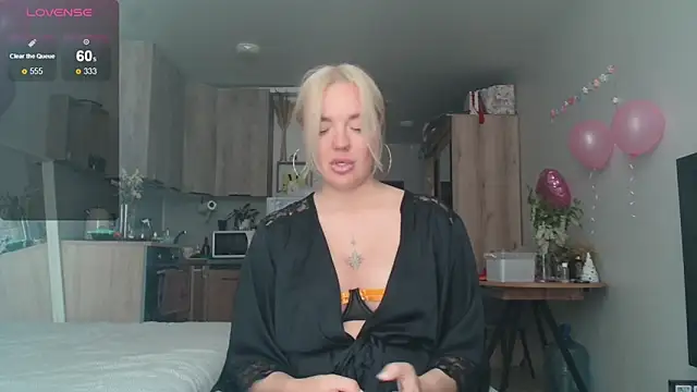 Snapshot of Eva___forever chatting on 05.17.26 Eva forever online show from 05.17.26